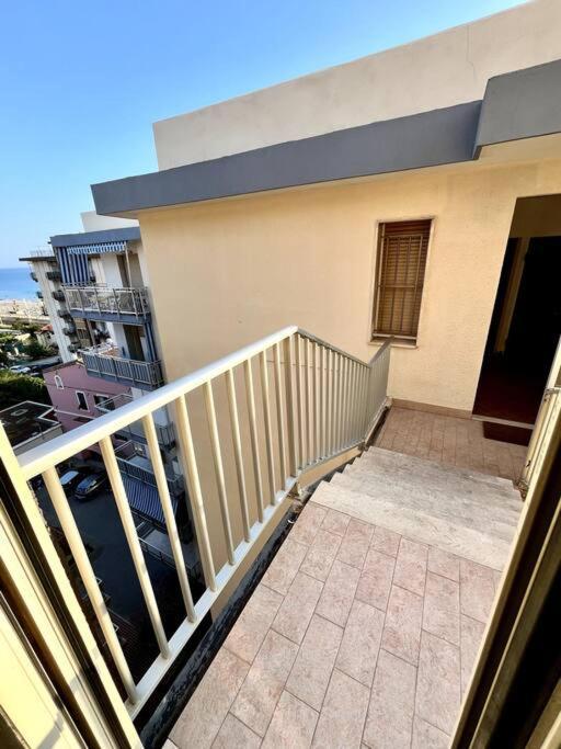 Apartamento Casa Solymar Vallecrosia Exterior foto